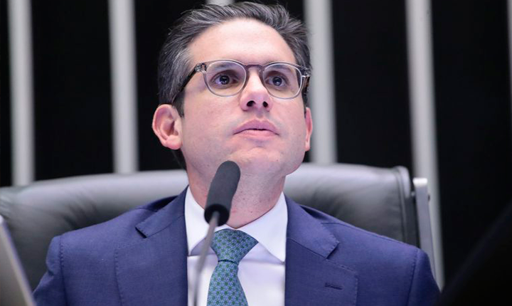 Deputados tiram da saúde, educação e habitação e entregam ao agro