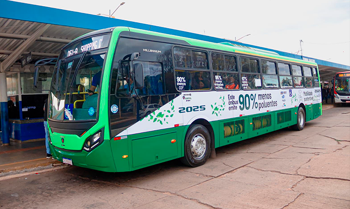 Ônibus a gás entra em teste em CG em meio à crise no transporte público