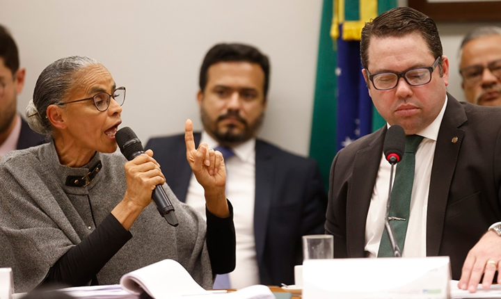 Marina é atacada novamente, sob o silêncio constrangedor de Hugo Motta