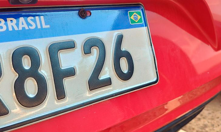 Começa prazo para licenciar veículos com placa final 6 em MS