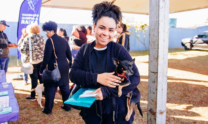 CCZ nas Ruas leva cuidado e prevenção aos pets do Coophasul nesta sexta