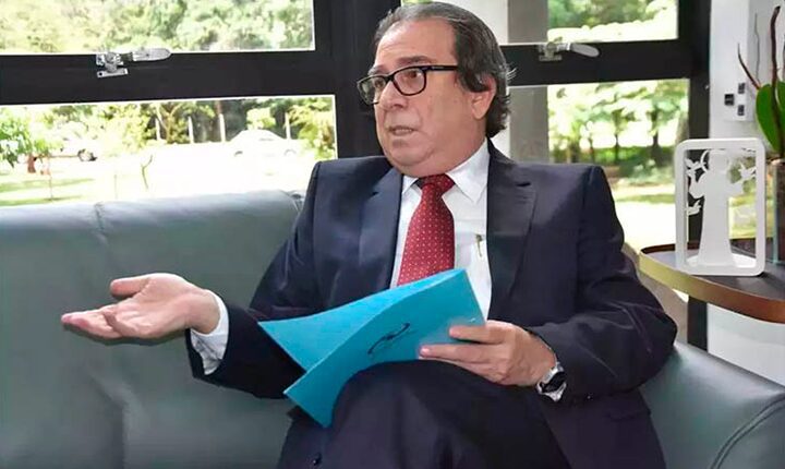 STF suspende tornozeleira e autoriza retorno de conselheiro investigado ao TCE
