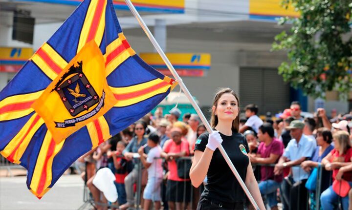 Desfile Cívico-Militar celebra os 126 anos de Campo Grande