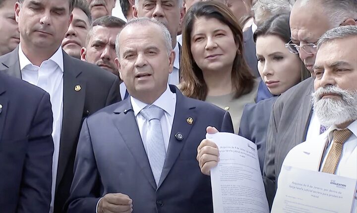 Quem chama democracia de ditadura quer ditadura para chamar de democracia