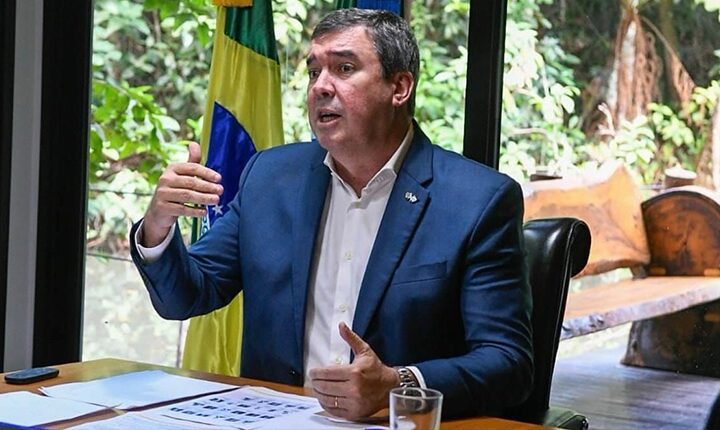 Governador antecipa 13º e injeta R$ 260 milhões na economia