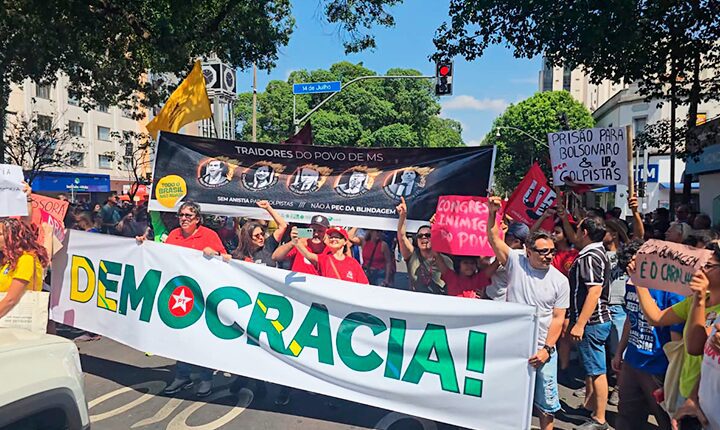 Campo Grande foi às ruas contra PEC da Blindagem e anistia a golpistas