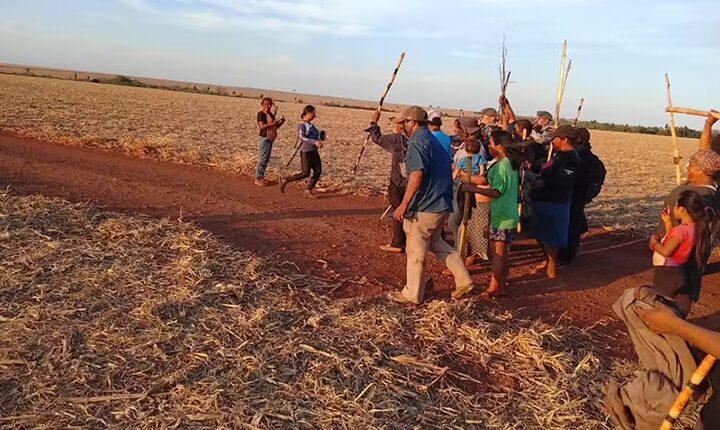 Tropa de Choque retira indígenas após ocupação de fazenda em Caarapó