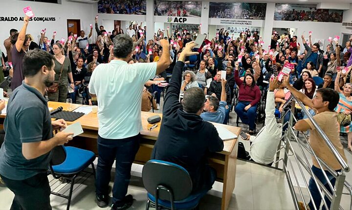 Após pressão, Prefeitura revoga decreto que prejudicava professores temporários