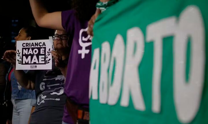 Gravidez infantil expõe falência na proteção de meninas no Brasil