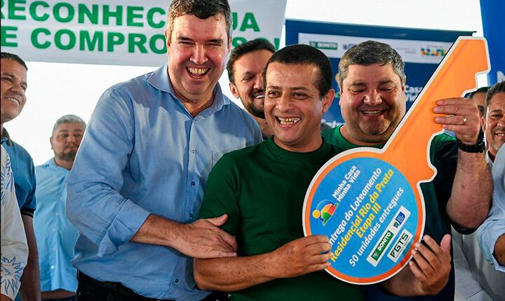Governo de MS realiza o sonho da casa própria de famílias em Bonito