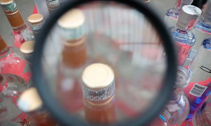 Operação desmantela fábricas clandestinas de bebidas com metanol em MS