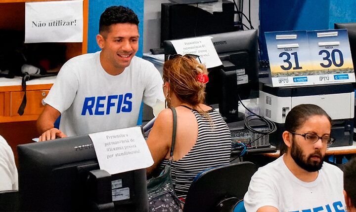 Prefeitura recorre a novo Refis para tentar pagar 13º salário do funcionalismo