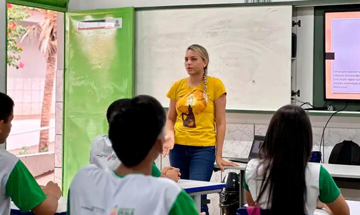 Com música e IA, professores buscam chamar atenção dos alunos em sala