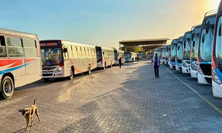 Greve paralisa transporte em Campo Grande