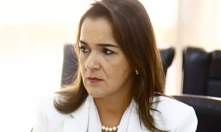 Prefeitura inadimplente impede repasse de verba estadual e paralisa transporte coletivo