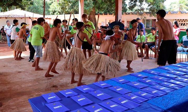 Escolas indígenas de MS terão reforço com celulares apreendidos em presídios