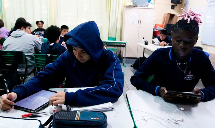 Professores no Brasil usam mais IA que média dos países da OCDE