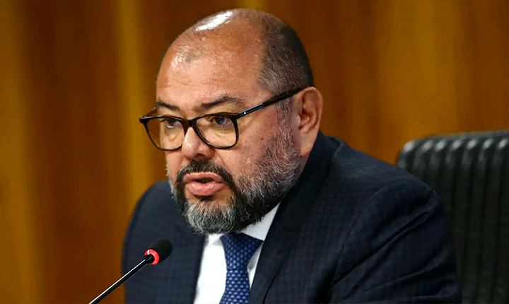 PF aponta ex-ministro de Bolsonaro como pilar institucional de desvios no INSS