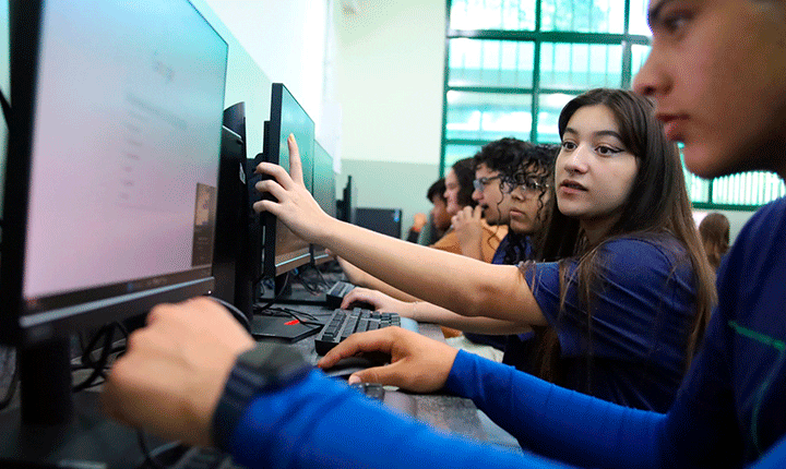Estado e municípios consolidam avanço da educação pública