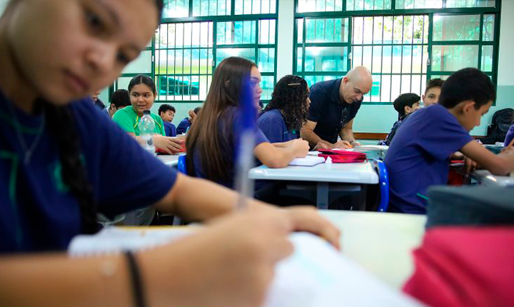 Escolas estaduais terão 223 dias de atividades no ano que vem