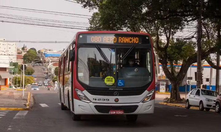 Justiça impõe prazo e ameaça multa de R$ 300 mil por dia para regularização do transporte em CG