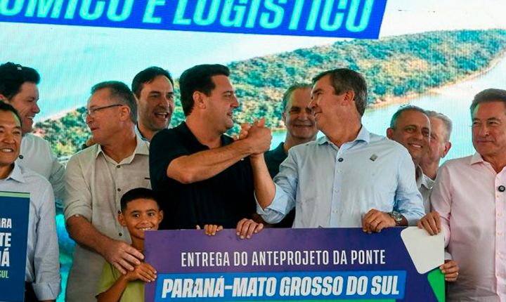 Riedel e Ratinho Jr entregam anteprojeto de ponte entre MS e Paraná