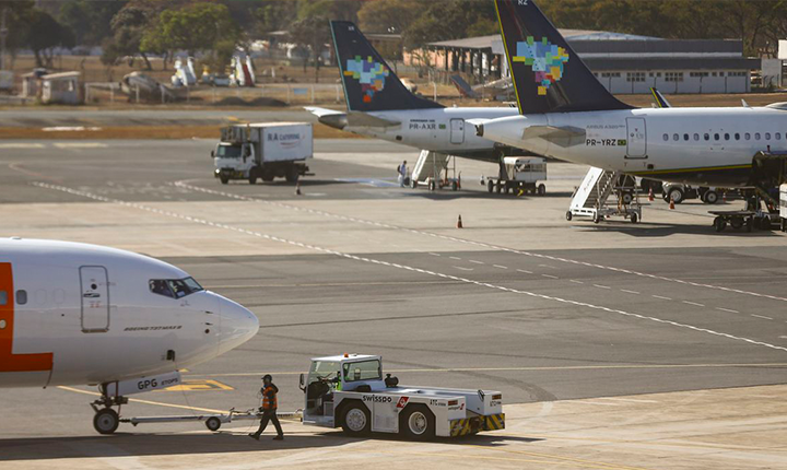 Alta do combustível pressiona setor aéreo e eleva incerteza sobre preço das passagens