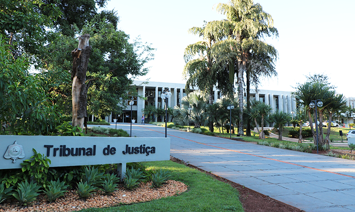Penduricalhos ultrapassam salários e concentram quase R$ 9 milhões para desembargadores do TJMS em 2026