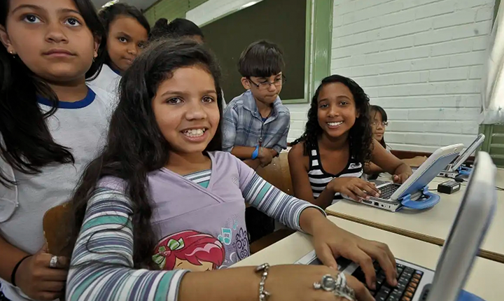 Falta de computadores limita uso pedagógico da internet em 23 mil unidades públicas