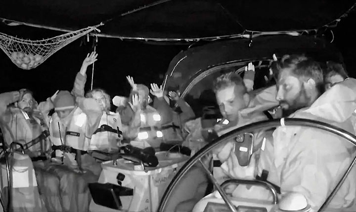 Em ação de pirataria, Israel intercepta flotilha humanitária em alto-mar