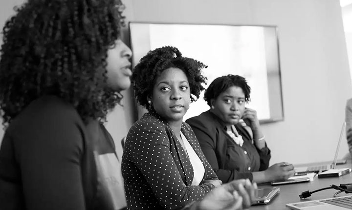 Desemprego entre mulheres negras jovens chega a 24,7%, aponta estudo